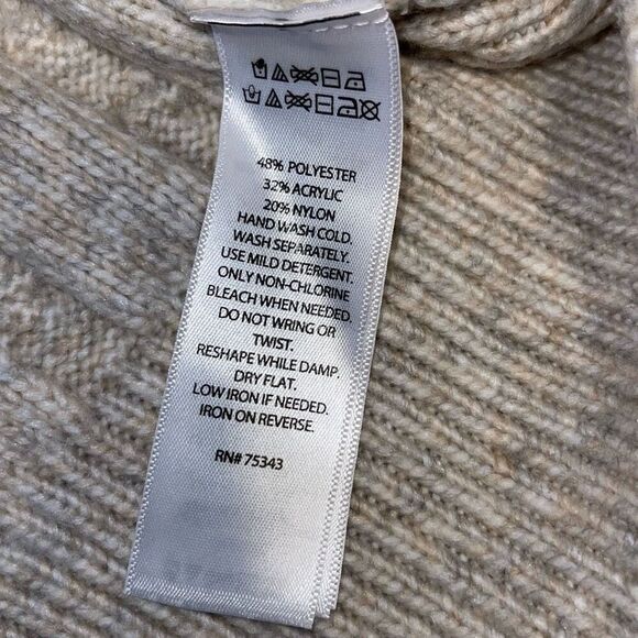 Cupcakes and Cashmere Womens V-Neck Boxy Sleeveless Cable Knit Sweater Vest Tan - Picture 6 of 8